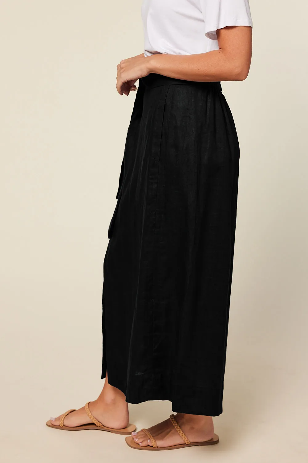 Anne Linen Skirt in Black