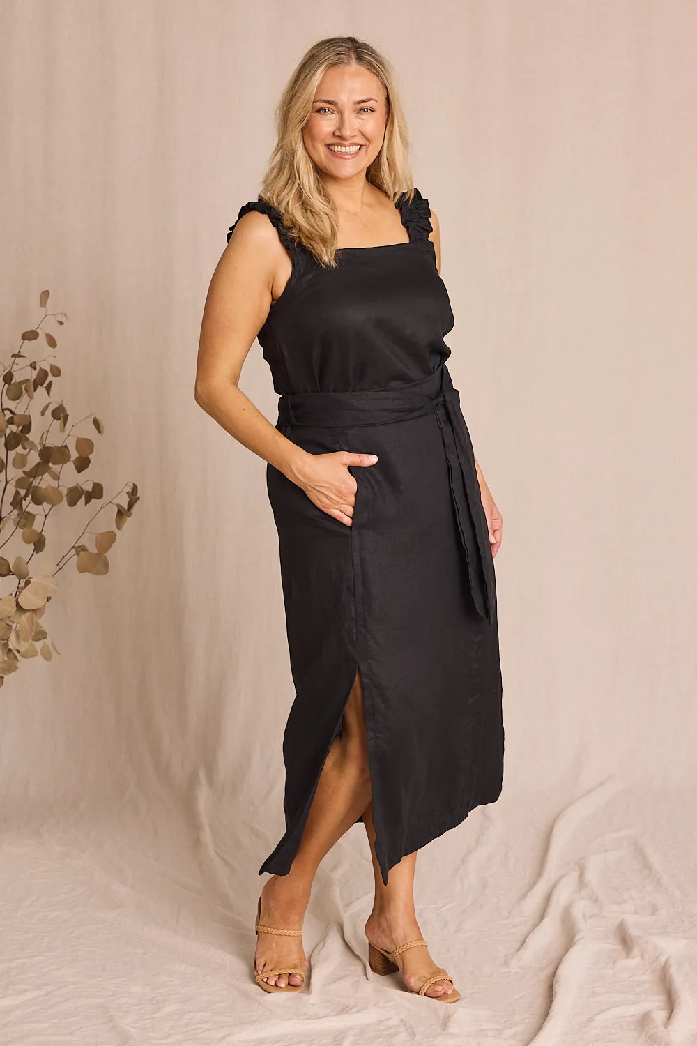 Anne Linen Skirt in Black