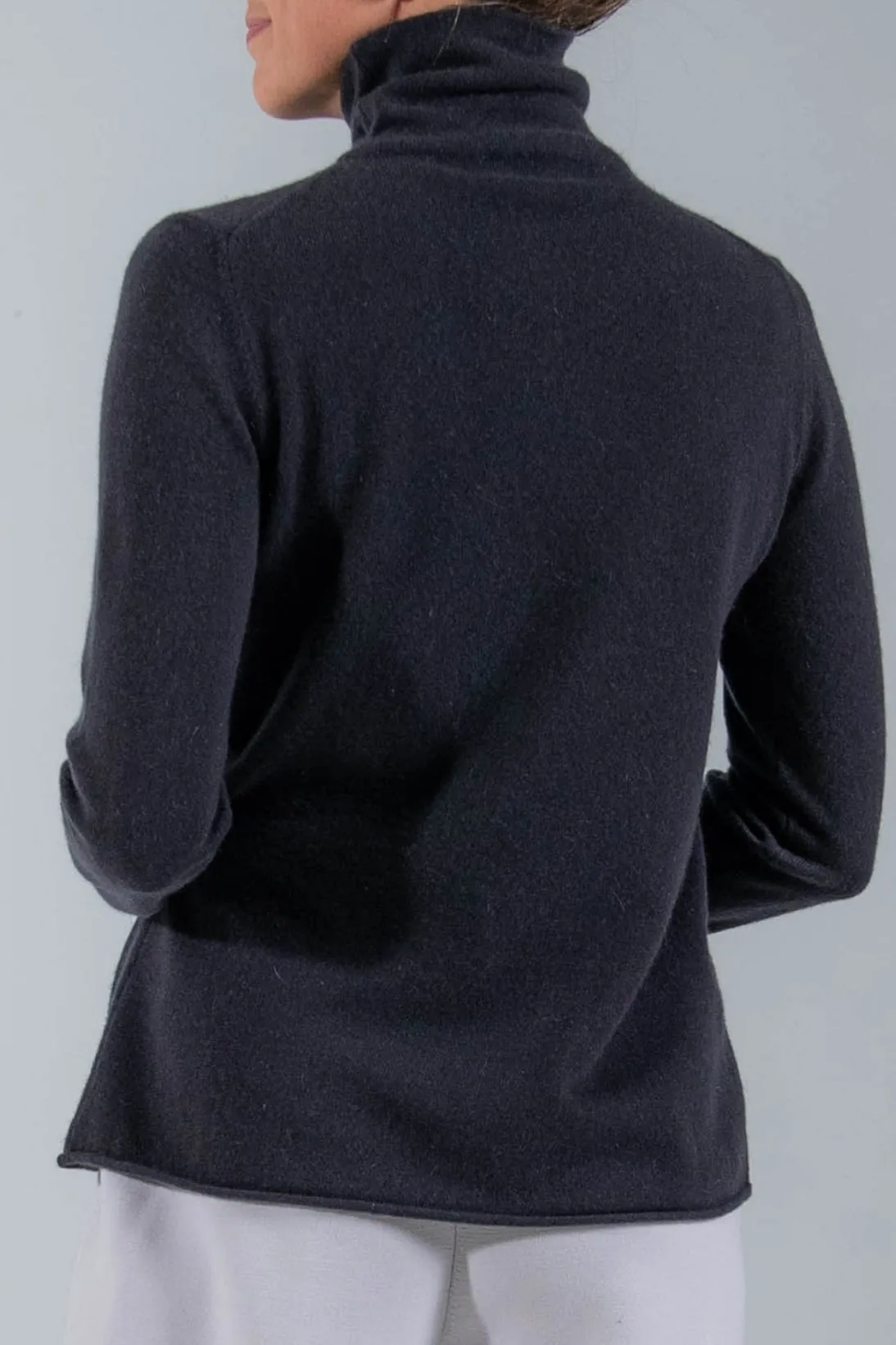 CASHMERE BELTED TURTLENECK