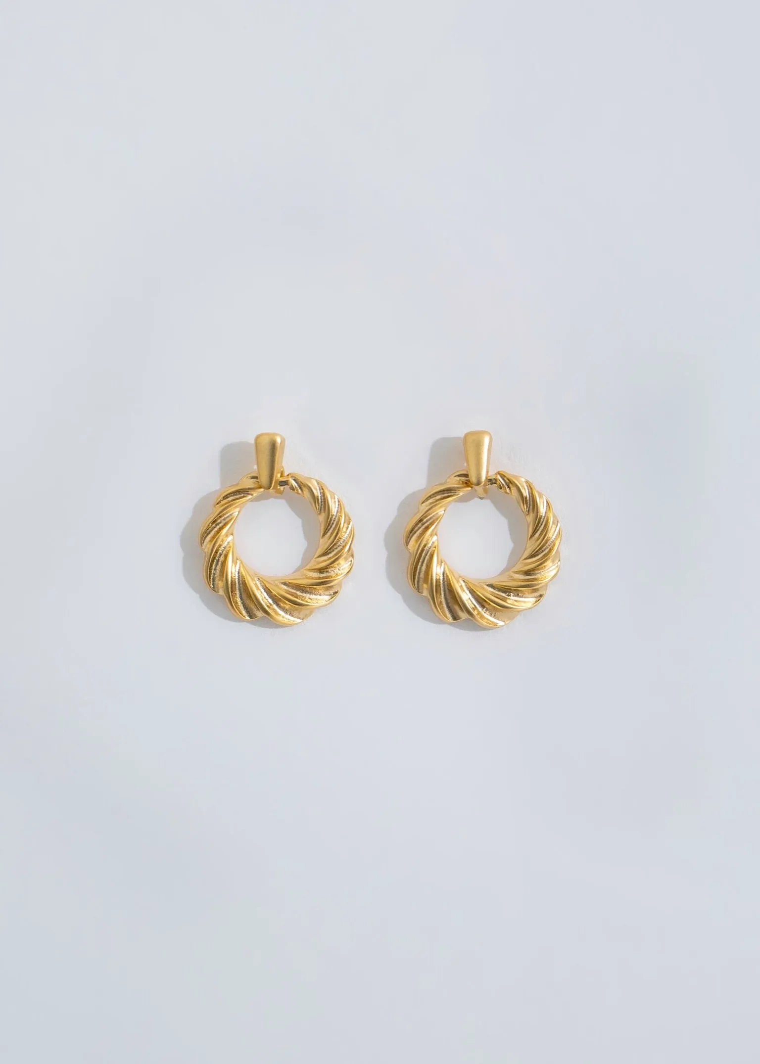 Everyday Chain Earrings Gold