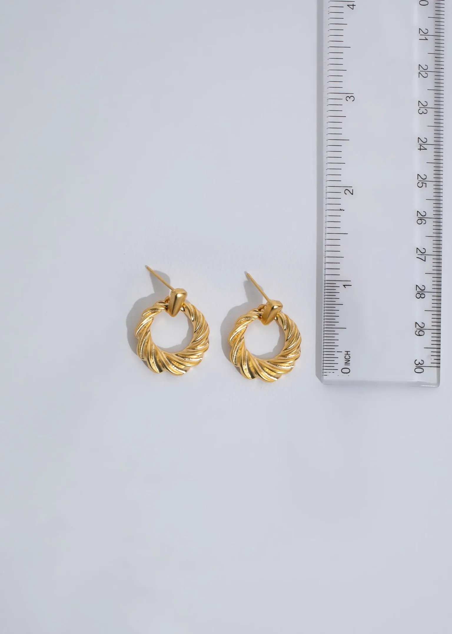 Everyday Chain Earrings Gold