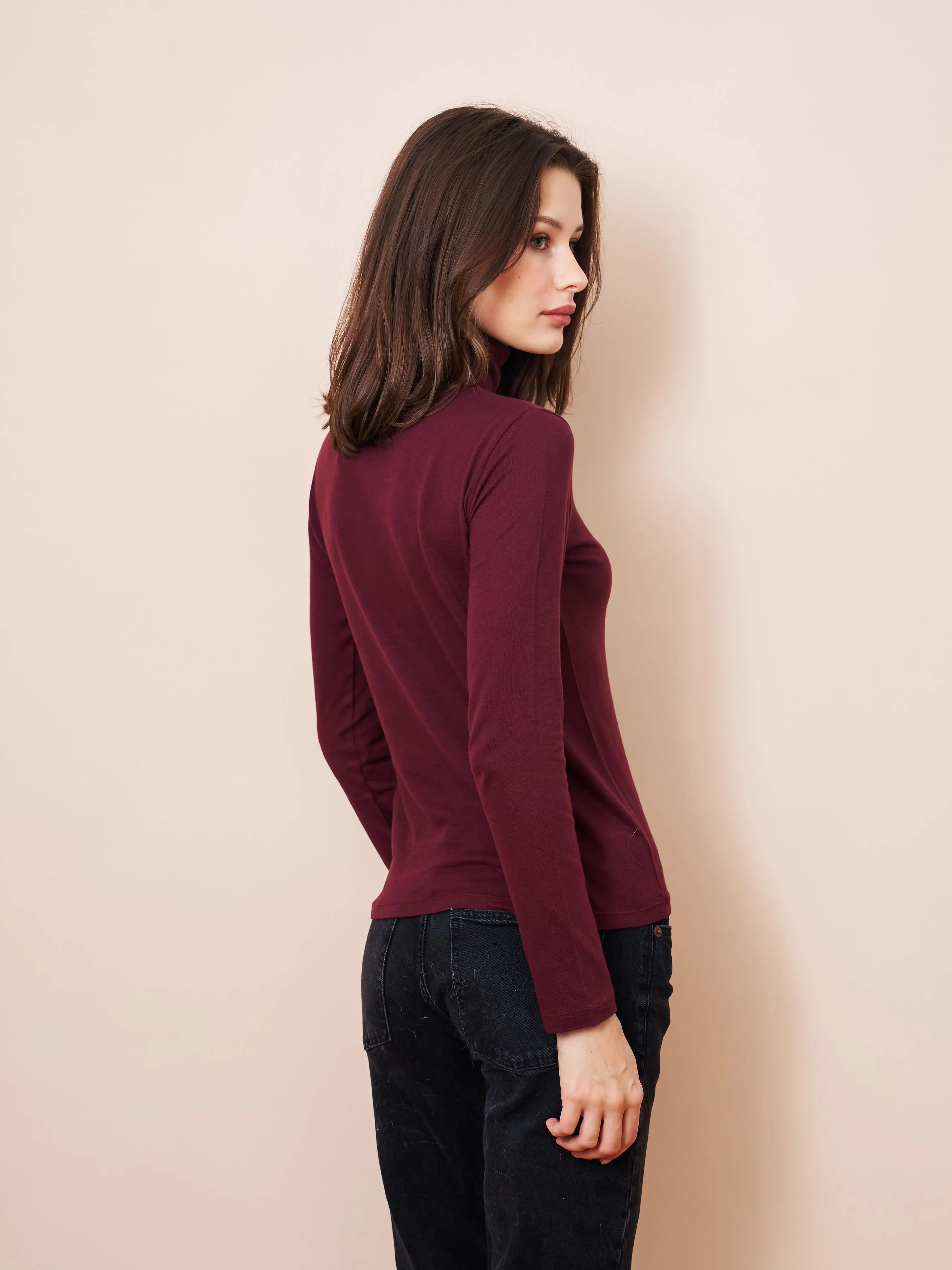 Majestic Long Sleeve Cotton/Cashmere Turtleneck in Prune