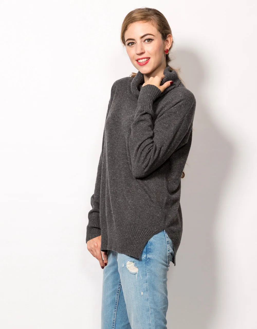 Relaxed Turtleneck Sweater in Shale