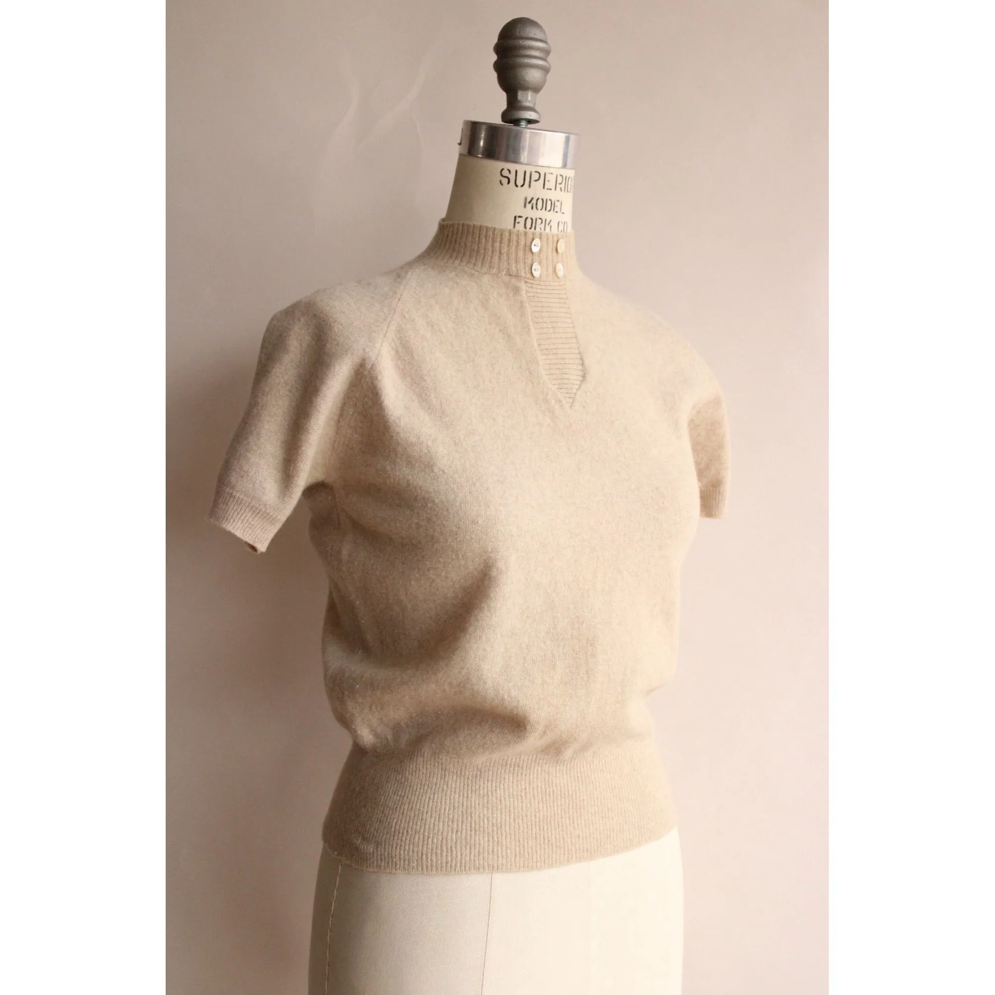 Vintage 1950s Wunda Lam Beige Wool Cashmere Sweater