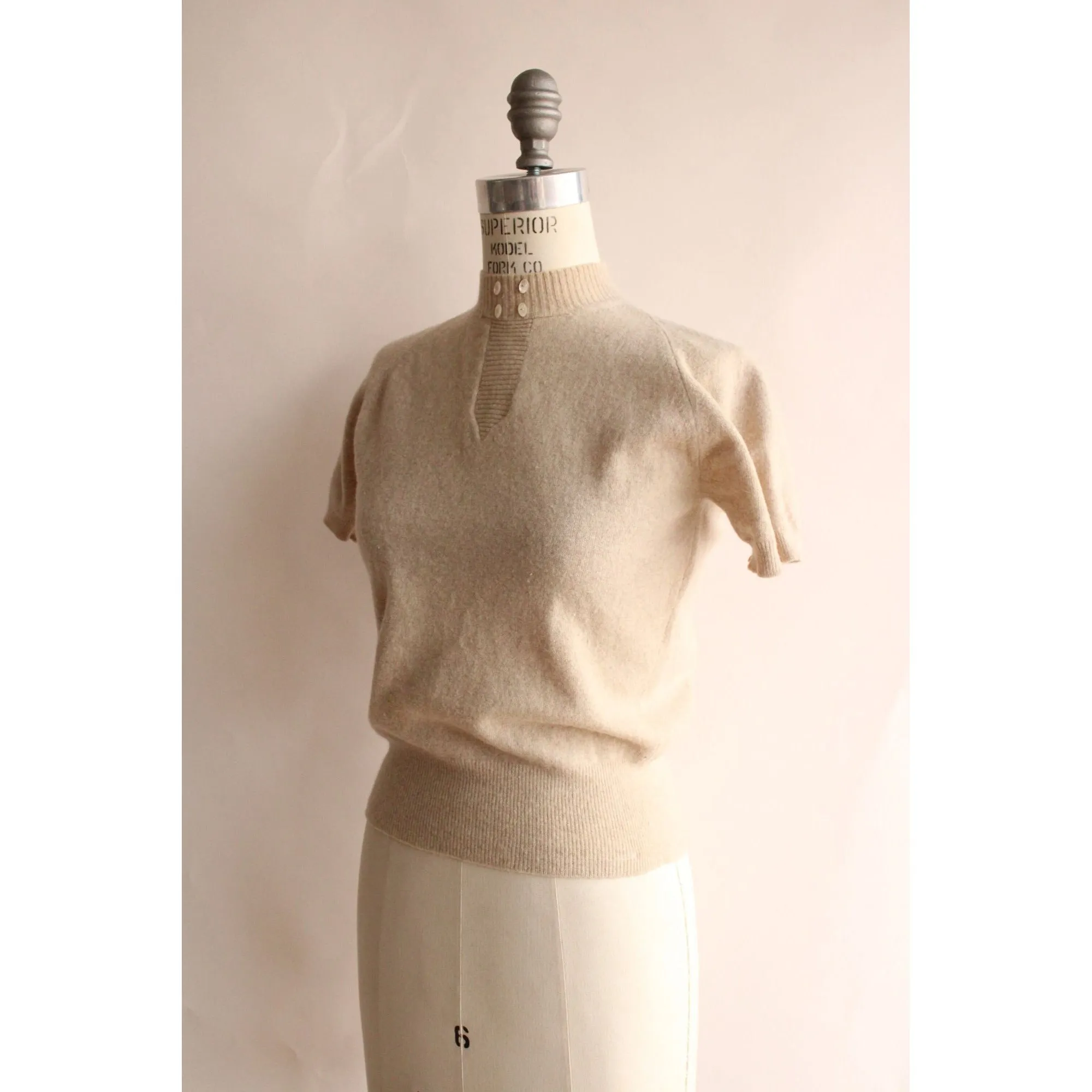 Vintage 1950s Wunda Lam Beige Wool Cashmere Sweater