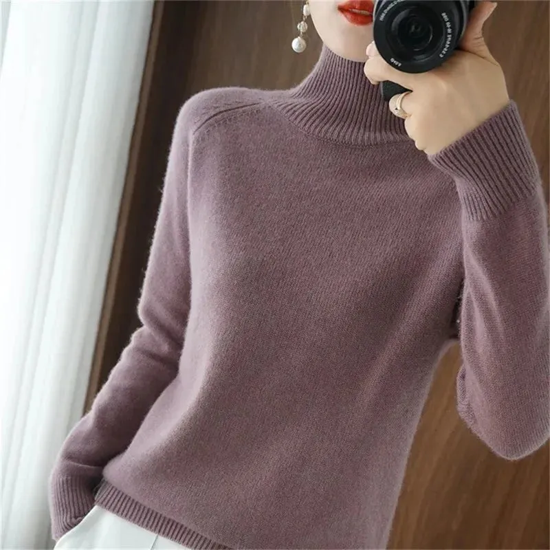 Women's Sweater. Pullover Slim Solid.